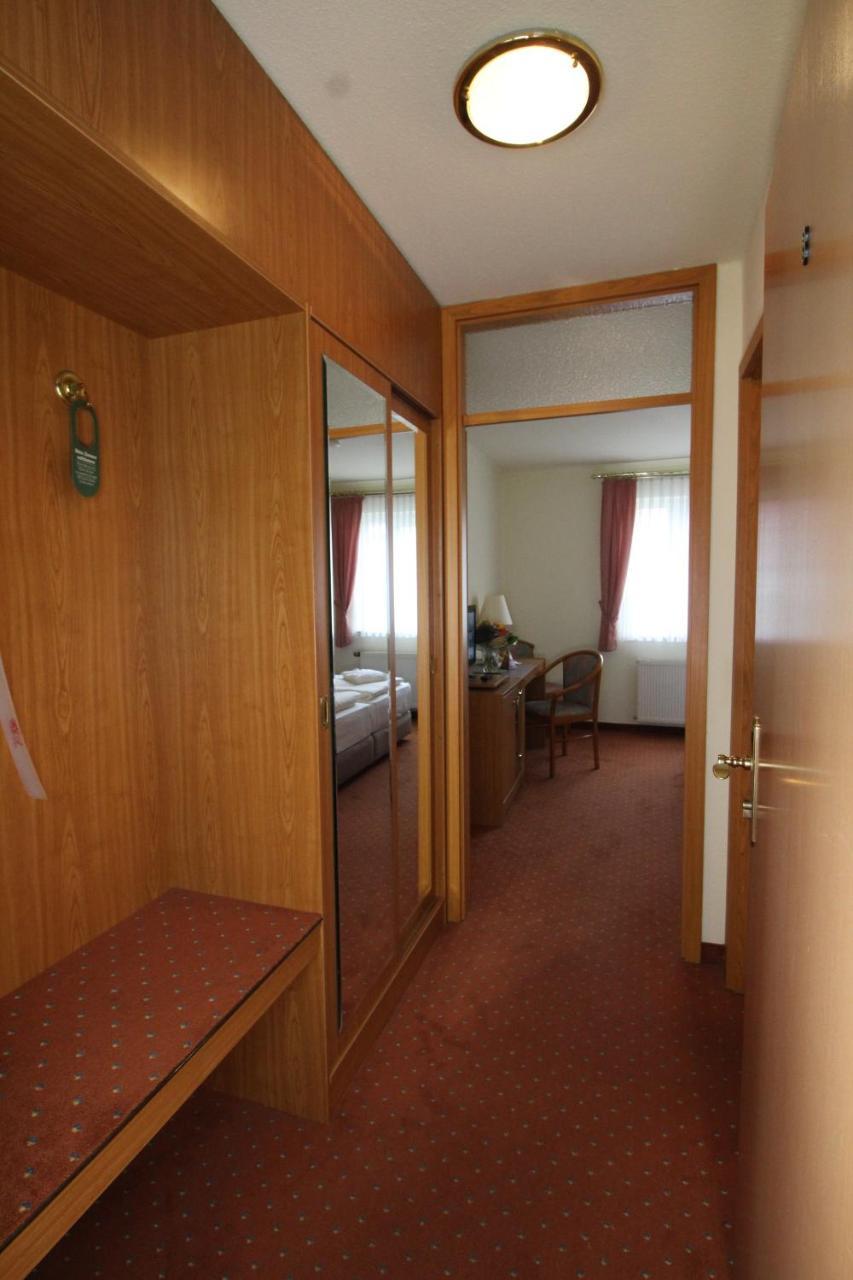 ארפורט Hotel Weisser Schwan מראה חיצוני תמונה