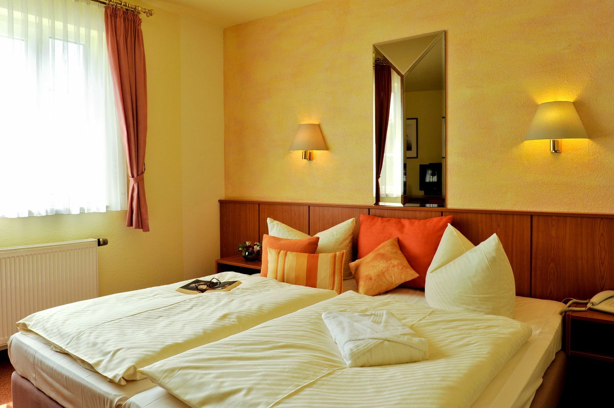 ארפורט Hotel Weisser Schwan מראה חיצוני תמונה