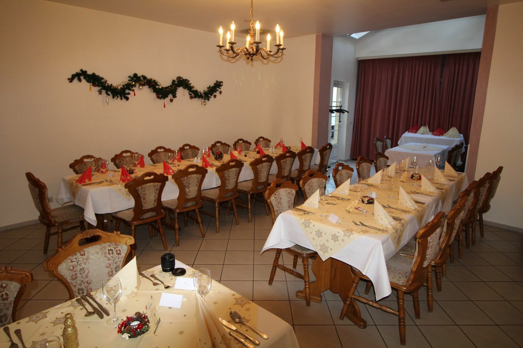 ארפורט Hotel Weisser Schwan מראה חיצוני תמונה